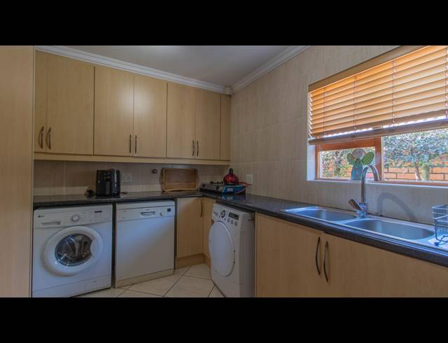 4 BEDROOM HOUSE FOR SALE IN GREENSTONE HILL